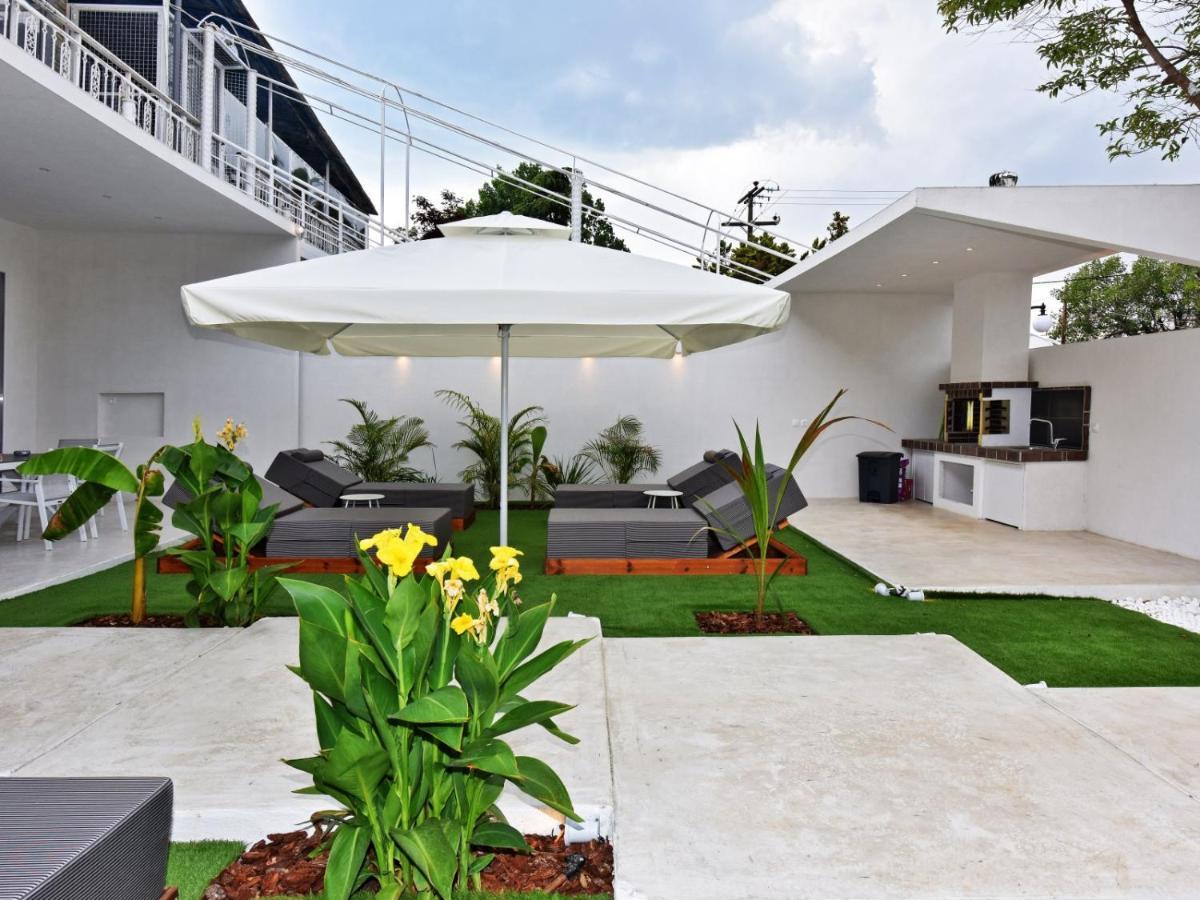 4 Elements Seaside Luxury Suites By Rentalspro Services Nea Moudania Halkidiki Exterior foto